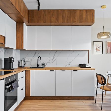 Rentplanet - Apartament Miedzynarodowa ワルシャワ エクステリア 写真